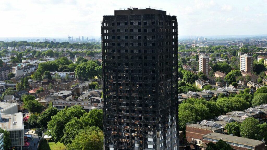 La tour Grenfell de Londres, ravagée par un incendie meurtrier en 2017, va être détruite