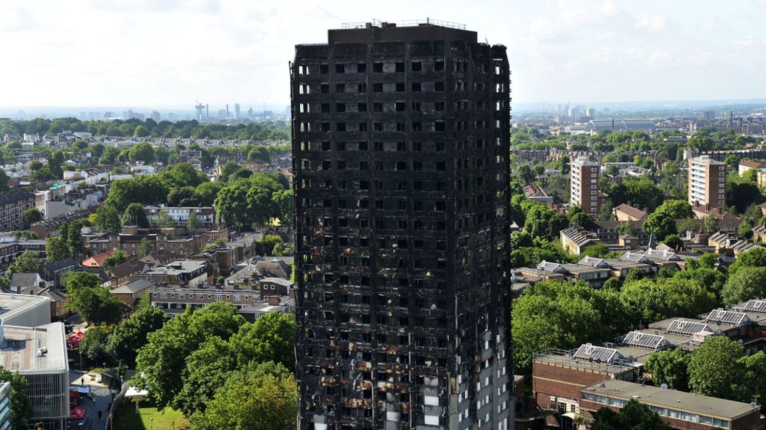 La tour Grenfell de Londres, ravagée par un incendie meurtrier en 2017, va être détruite