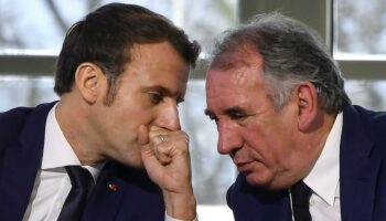 La cote de popularité de Macron se stabilise au plus bas, celle de Bayrou prend des couleurs - EXCLUSIF