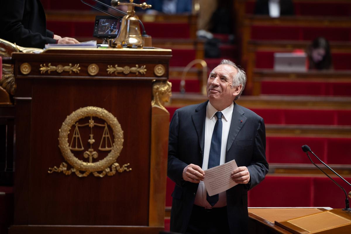 Après avoir esquivé les motions de censure, quels sont les chantiers de François Bayrou ?