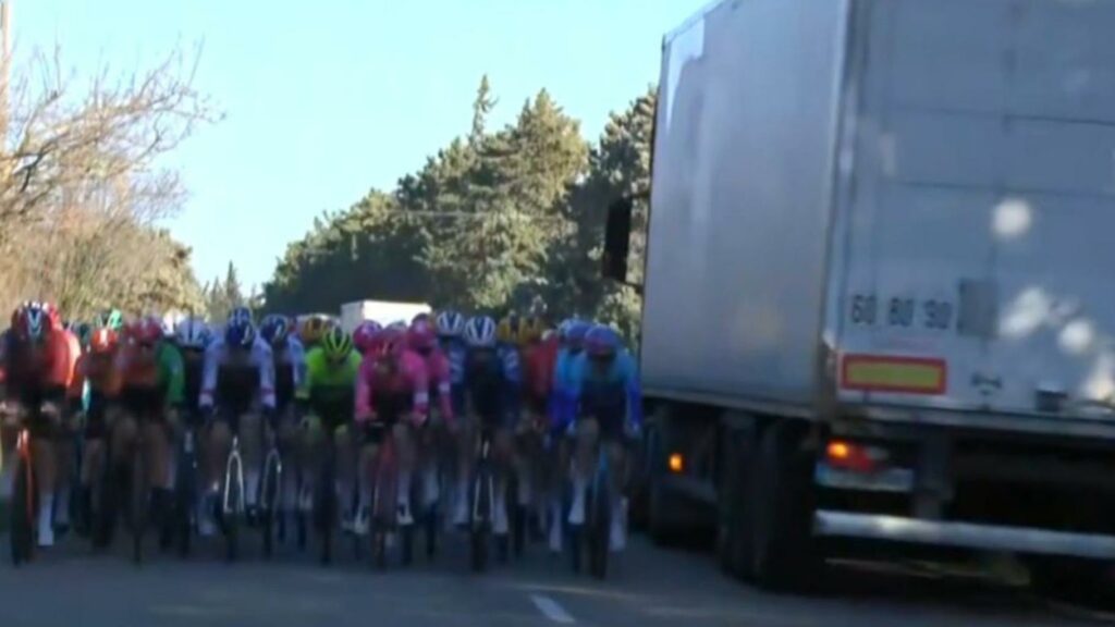 Étoile de Bessèges : huit équipes quittent cette course cycliste dans le Gard, exaspérées par la sécurité