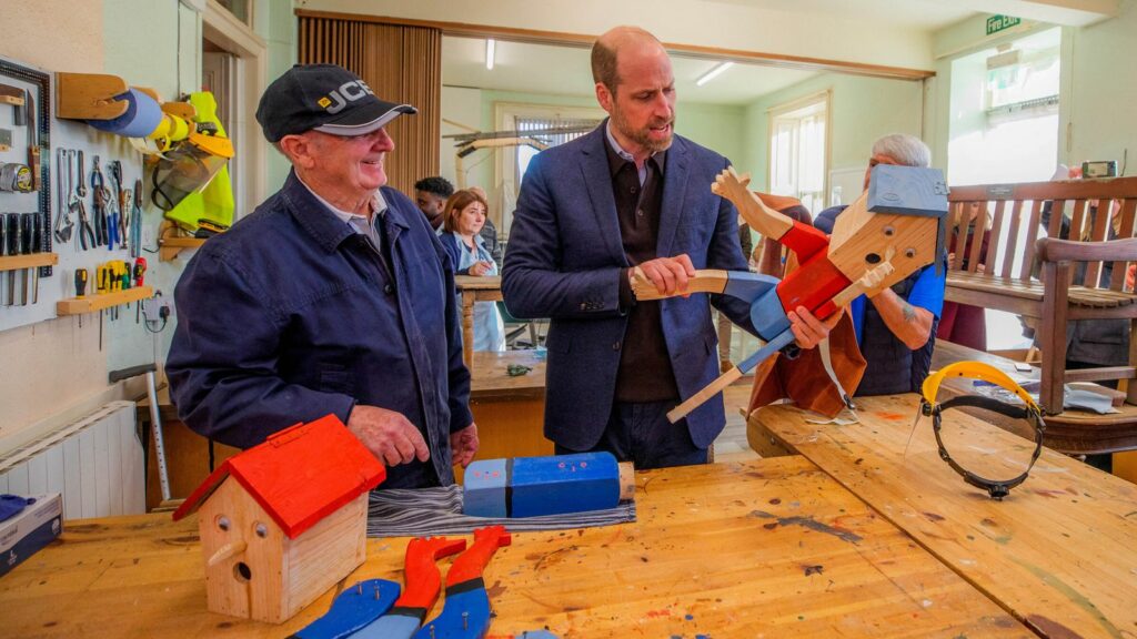 Prince William shown how to make 'tree hugger' during Scotland trip