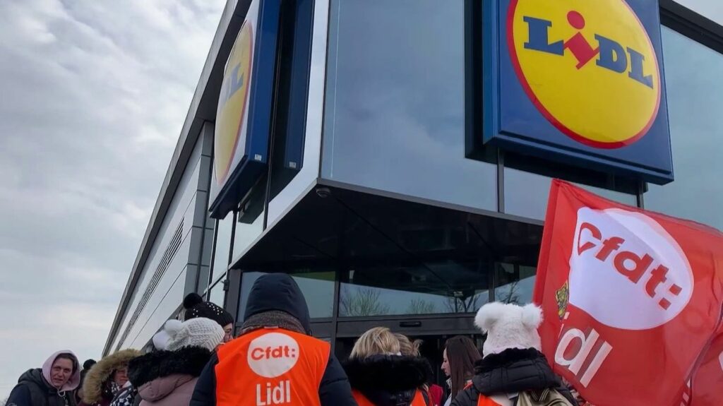 Consommation : les salariés de Lidl débutent une grève illimitée