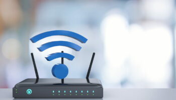 Ne mettez pas cet objet très commun à côté de votre box internet, il fait chuter votre vitesse de connexion