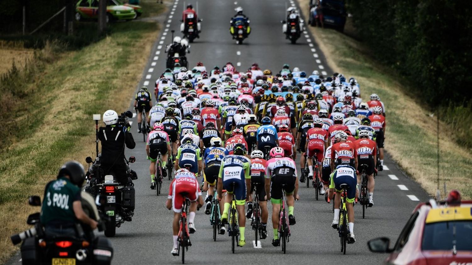 Cyclisme : "C'est impossible de sécuriser à 100%"... Les organisateurs face au casse-tête de la sécurisation de leurs parcours