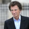 Jack Lang porte plainte après avoir été pris a partie par une manifestation contre la pédocriminalité