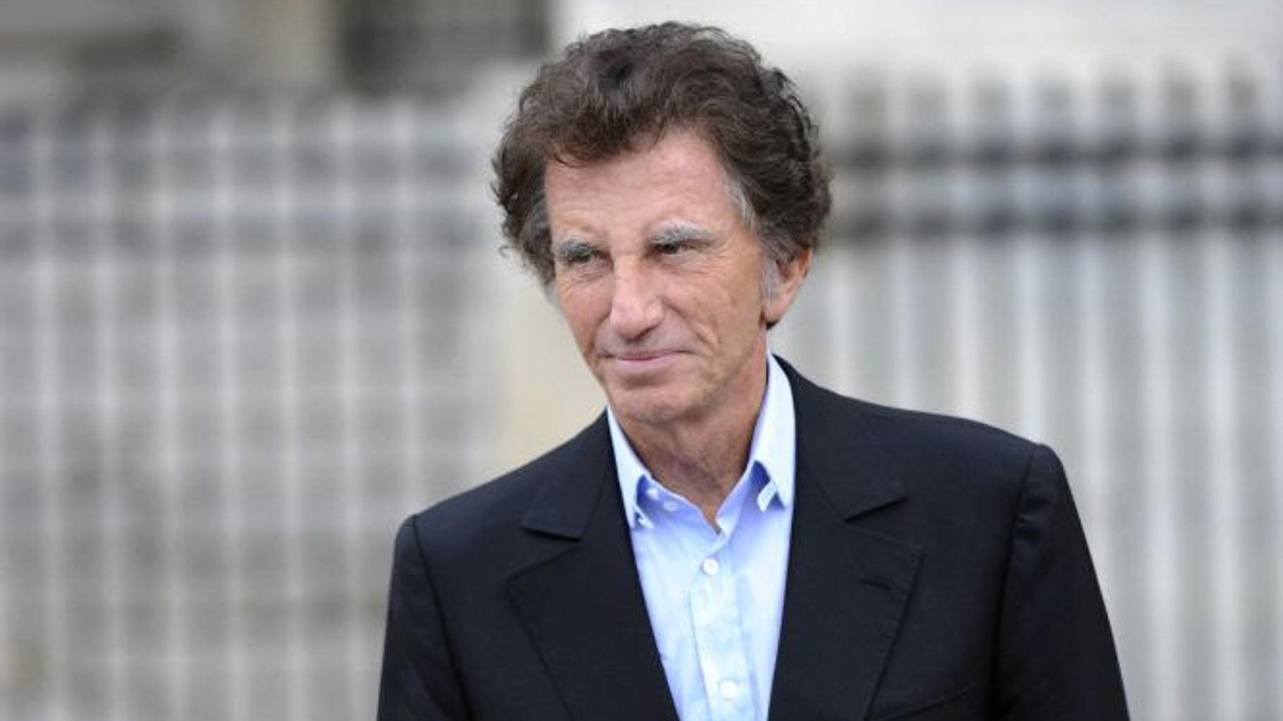 Jack Lang porte plainte après avoir été pris a partie par une manifestation contre la pédocriminalité