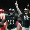 Les Philadelphia Eagles remportent le Super Bowl en maîtrisant les Kansas City Chiefs (40-22)