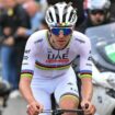 Cyclisme : "Devinez où je suis"... Filmé sur les pavés d'Arenberg, Tadej Pogacar disputera-t-il son premier Paris-Roubaix en 2025 ?