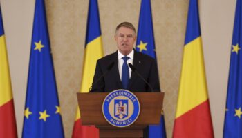 En Roumanie, le président Iohannis démissionne après l’annulation de la présidentielle en décembre sur fond d’ingérences russes