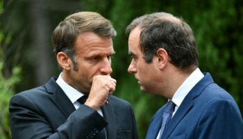 Le président Emmanuel Macron et le ministre de la Défense Sébastien Lecornu en août 2024.