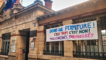 Paris : grève des enseignants mardi contre la «saignée» de classes à la rentrée