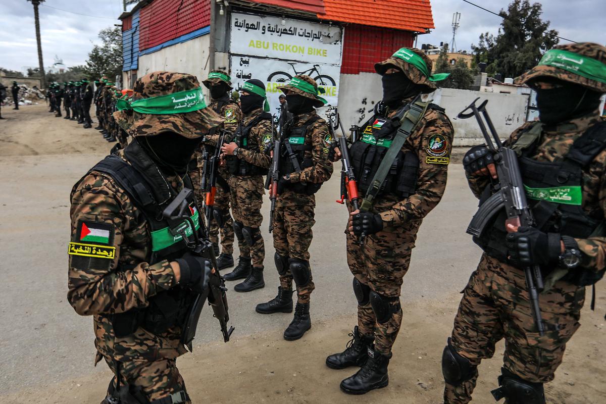 Trêve à Gaza : le Hamas reporte la prochaine libération d’otages, Israël se prépare à tous les scénarios