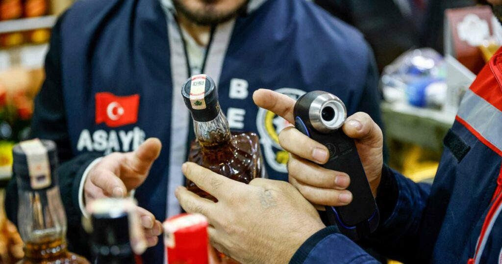 En Turquie, l’alcool frelaté provoque une hécatombe