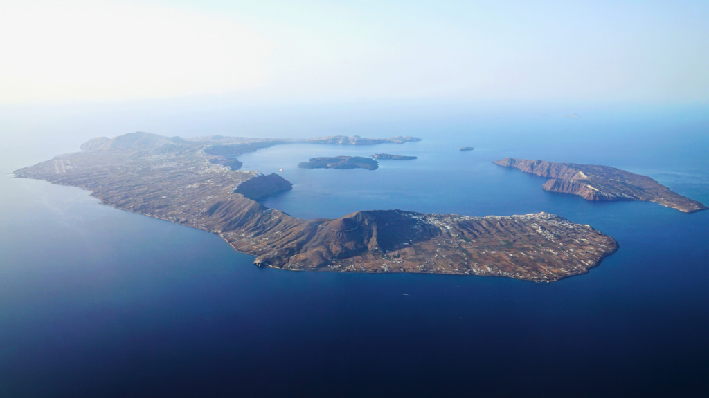 L’île grecque de Santorin frappée par son plus fort séisme depuis le début des secousses