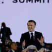 Le président français Emmanuel Macron prononce un discours lors de la clôture du premier jour du Sommet pour l'action sur l'Intelligence Artificielle (IA), au Grand Palais, à Paris, le 10 février 2025.