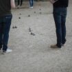 Pétanque : le jean est-il vraiment interdit sur les boulodromes ?