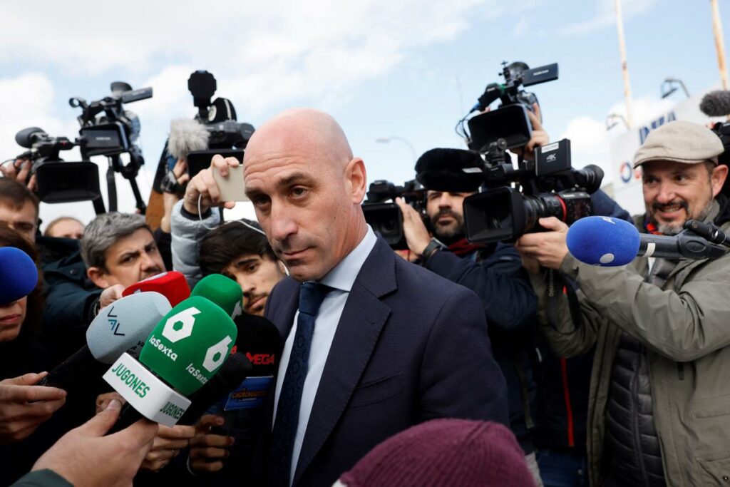 Baiser forcé : Luis Rubiales « absolument sûr » que Jenni Hermoso a donné son consentement