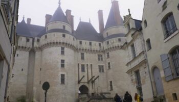 Indre-et-Loire : le château de Langeais, une forteresse impressionnante, à cheval entre le Moyen Âge et la Renaissance