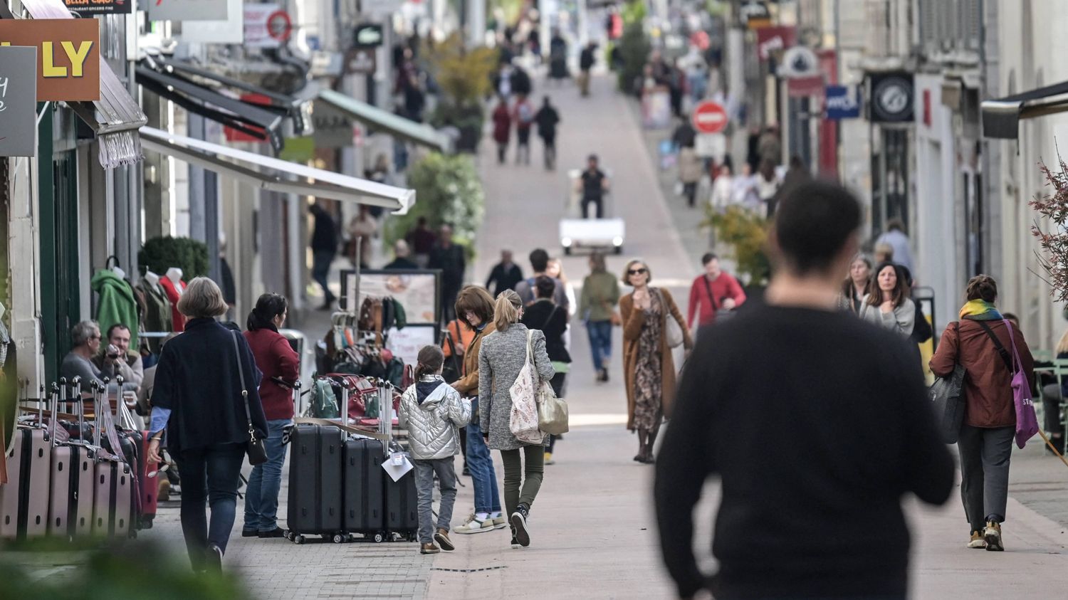 L'activité économique française devrait croître de 0,1% à 0,2% au premier trimestre 2025, selon la Banque de France