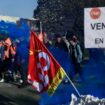 Rassemblement de salariés en grève devant le site de Vencorex, à Pont-de-Claix dans l'Isère, le 30 octobre 2024