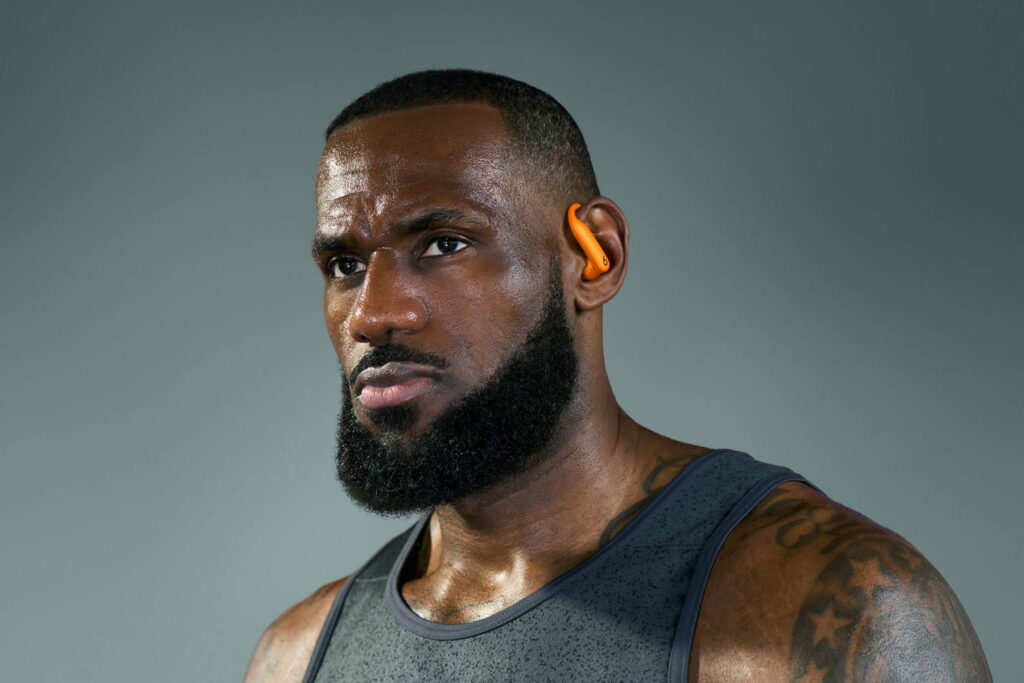 Beats Powerbeats Pro 2 : avec Lionel Messi et LeBron James, les nouveaux écouteurs font du bruit