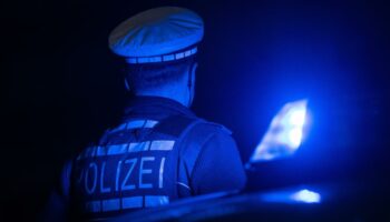 81-Jähriger mit Messer angegriffen – zweiter Mann von Polizei angeschossen