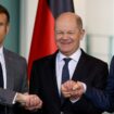 De gauche à droite Emmanuel Macron, Olaf Scholz et le Premier ministre polonais Donald Tusk à Berlin le 15 mars 2024