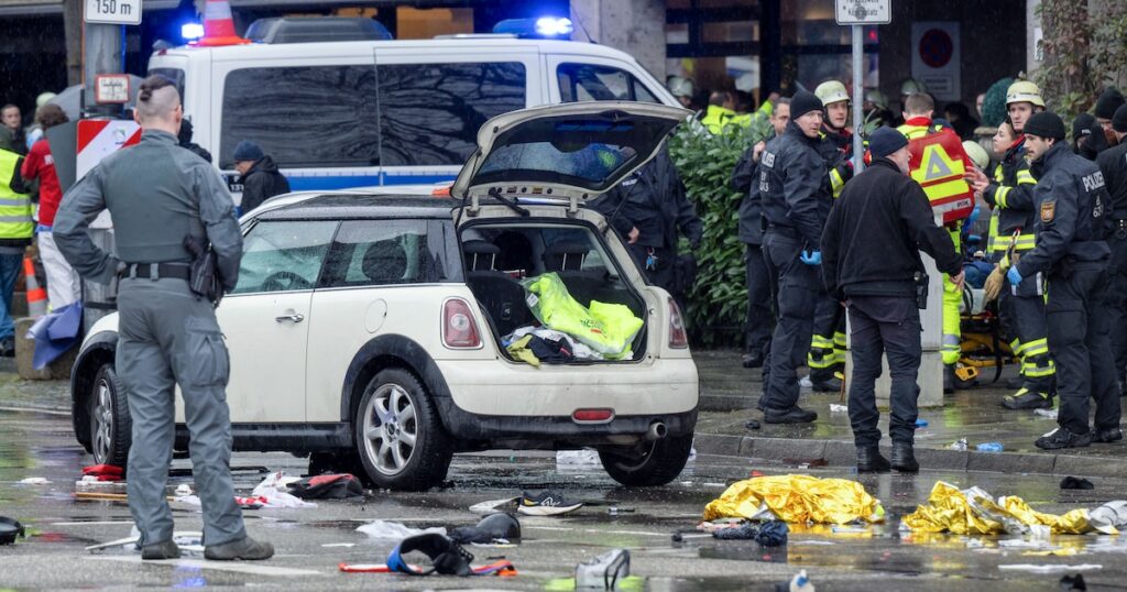 Une voiture a percuté la foule jeudi 13 février à Munich, en Allemagne.