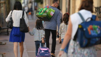 De nouveaux congés pour tous les parents ? La proposition mise sur la table dans un rapport