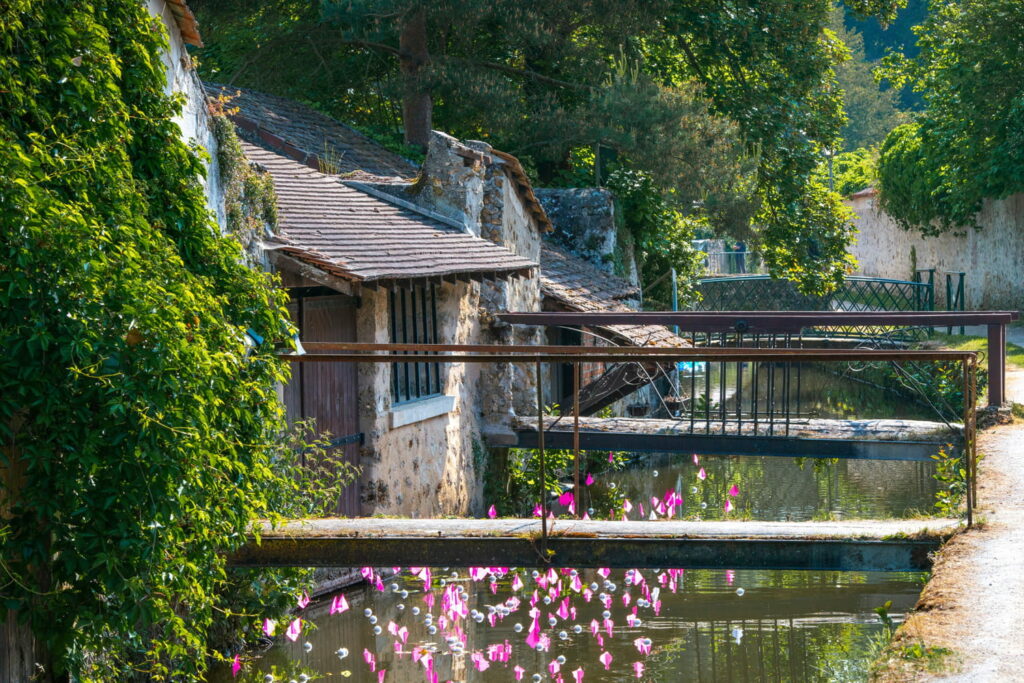 Ce village à 30 minutes de Paris a un charme fou, c'est l'endroit rêvé pour une sortie hivernale