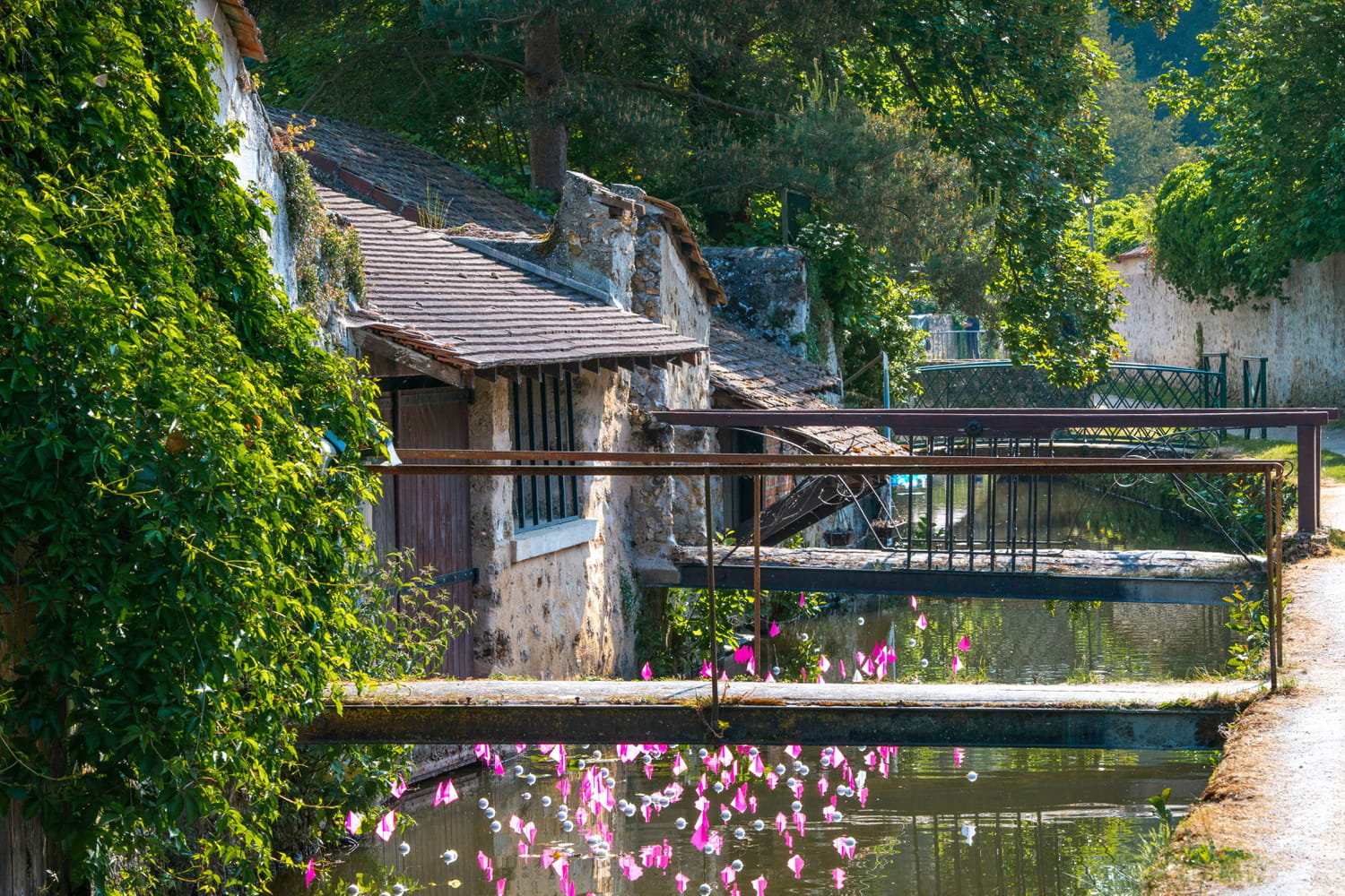 Ce village à 30 minutes de Paris a un charme fou, c'est l'endroit rêvé pour une sortie hivernale