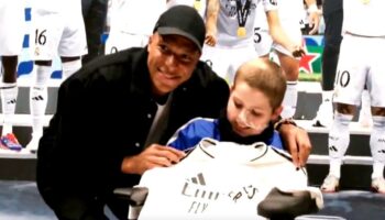 L’hommage bouleversant de Kylian Mbappé à Lorenzo, un jeune fan mort d’un cancer