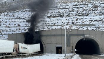 Fiery multi-car pileup inside quarter-mile mountain tunnel leaves at least 2 dead, several injured