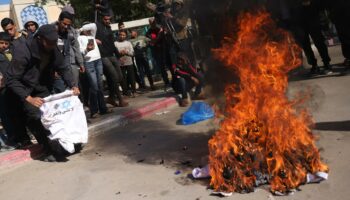 À Gaza, ces prisonniers palestiniens tout juste libérés par Israël ont fait un geste symbolique