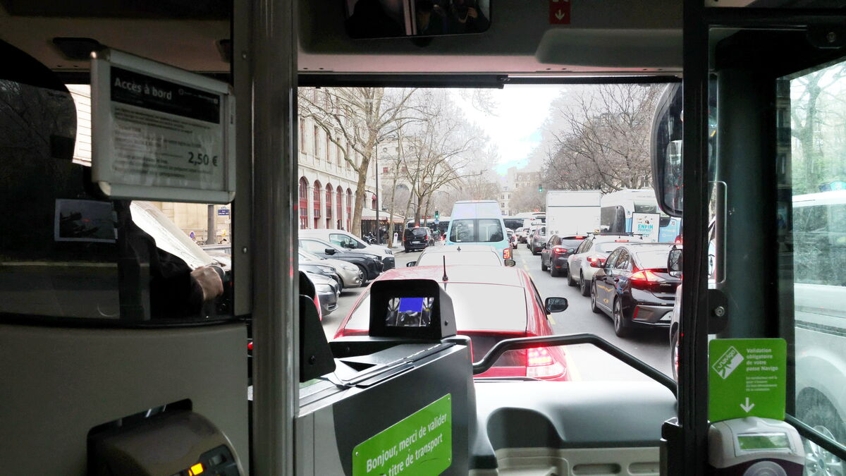 Agressions de chauffeurs de bus en Île-de-France : « Les tensions sont quotidiennes », témoigne une conductrice