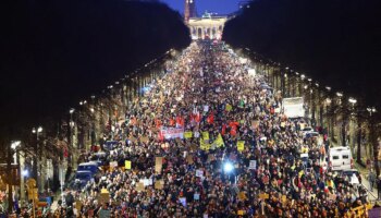 Al menos 160.000 personas protestan en Berlín contra el giro político a la derecha