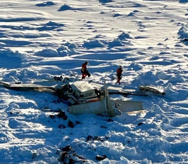 Alaska: la carcasse d’un avion disparu avec 10 personnes à bord a été retrouvée, aucun survivant