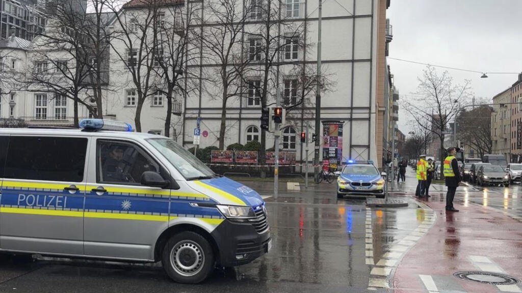 Allemagne : une voiture percute un groupe de manifestants à Munich, plusieurs blessés