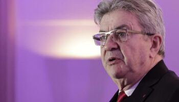 Après la «non-censure» du PS, Jean-Luc Mélenchon voit la présidentielle anticipée s’éloigner