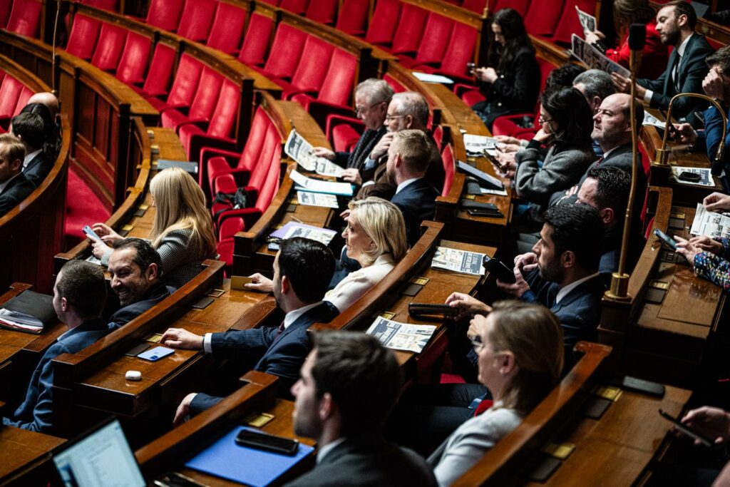 Après la non-censure du budget, le délicat « jour d’après »