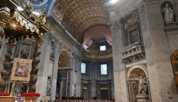 Au Vatican, un homme filmé en train de dégrader la basilique Saint-Pierre