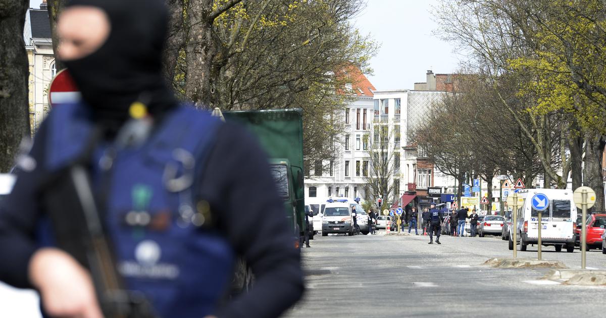 Bruxelles : les forces de l’ordre lancent une chasse à l’homme après des coups de feu près d’une station de métro