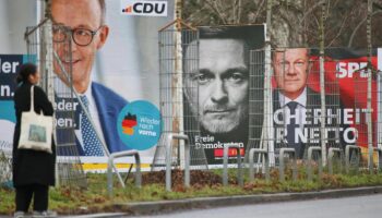 Wahlplakate zur Bundestagswahl: "Real-O-Mat" als Entscheidungshilfe