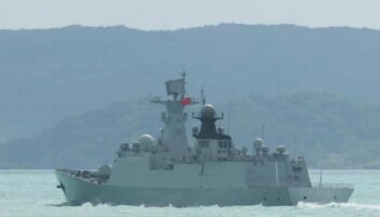 Chinese warships spotted lurking off Australian coast after fighter plane drops flares on aircraft