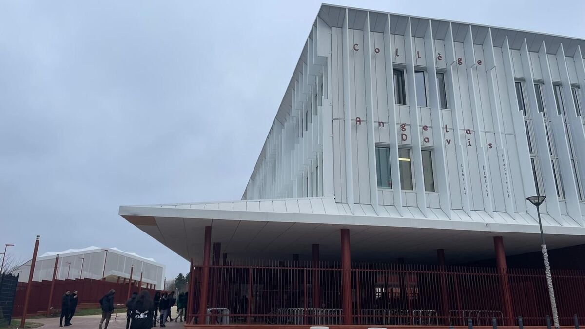 Collégien tabassé à Bobigny : le surveillant de 22 ans et son frère de 17 ans déférés pour violences et complicité de violences