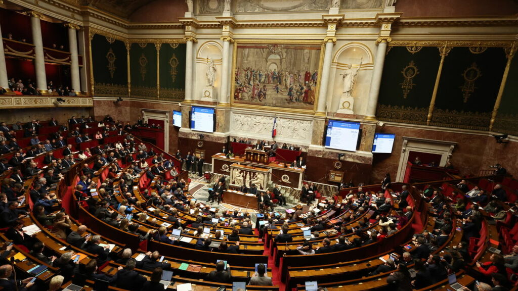 DIRECT. Budget : un 49.3 attendu à l'Assemblée nationale après l'annonce de François Bayrou