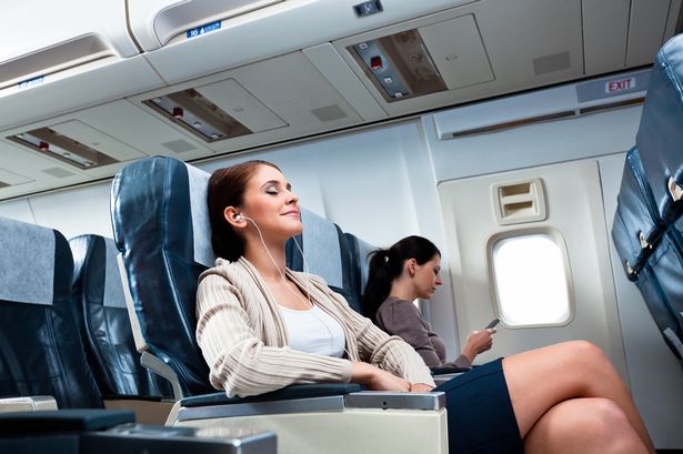 Doctor warns people on planes should never cross their legs