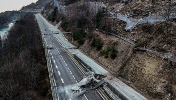 Éboulement en Savoie : la route va pouvoir rouvrir au moins sur une voie pour les départs en vacances samedi