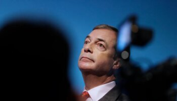 El populista Nigel Farage encabeza por primera vez las encuestas en el Reino Unido con Reform UK